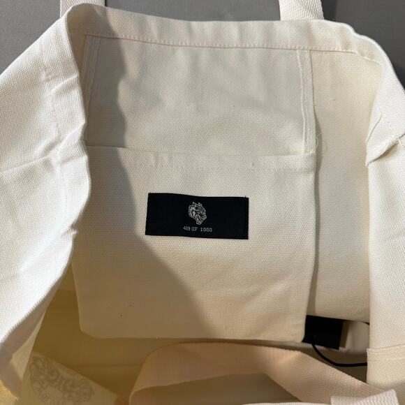 Wolves Gym V2 Canvas Tote in Cream - Picture 5 of 8